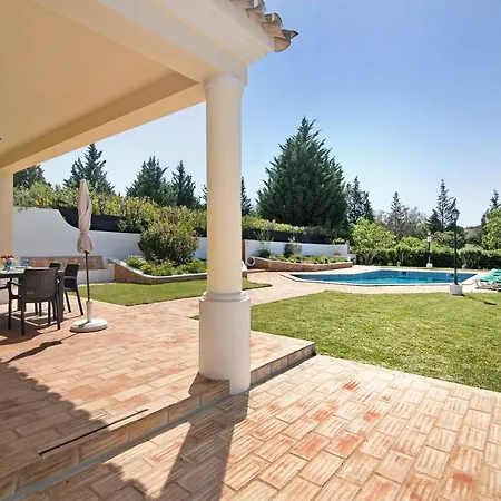 Casa Dos Avos * אלבופיירה