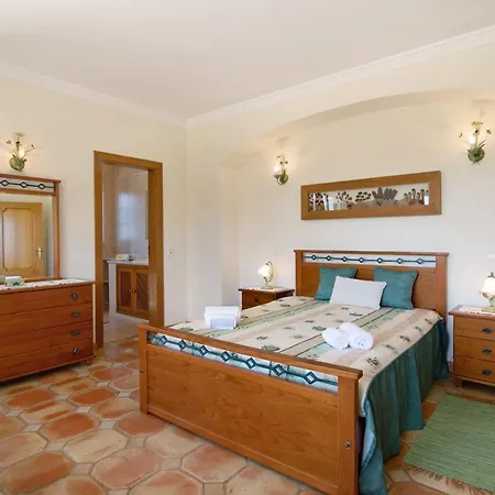 Casa Dos Avos אלבופיירה
